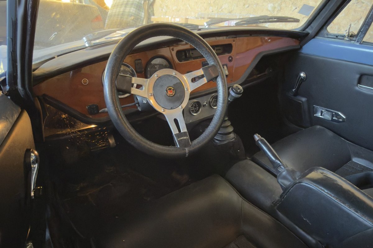 Triumph GT6 bleue 1972, vue 2
